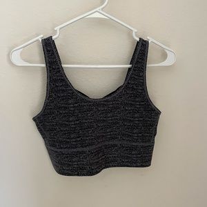 Women’s under armour crop top sports bra Sz M